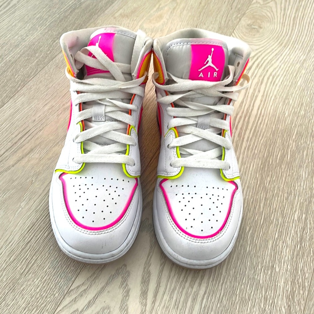 Jordan Glow Edge Size 4.5